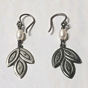 Rare Silpada 925 Sterling Pearl & Leaf Earrings W2170